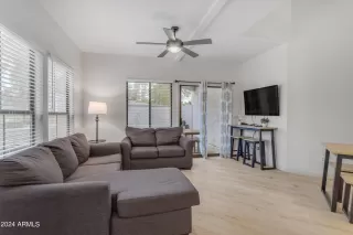 Photo #5: 6661760 Listing 