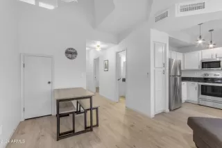 Photo #6: 6661760 Listing 