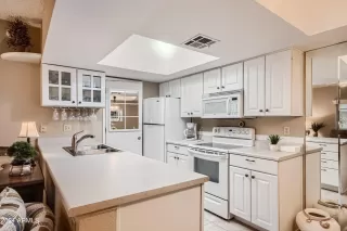 Photo #6: 6661840 Listing