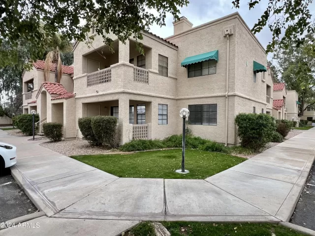 MLS: 6661938 Condo For Sale