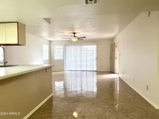 Photo #6: 6661938 Listing 