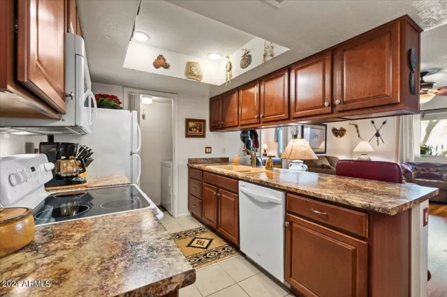 MLS: 6661967 Condo For Sale