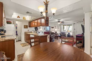 Photo #5: 6661967 Listing