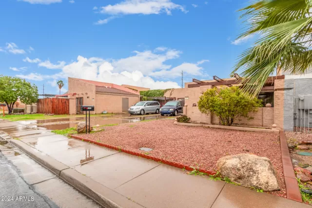 MLS: 6662064 Condo For Sale