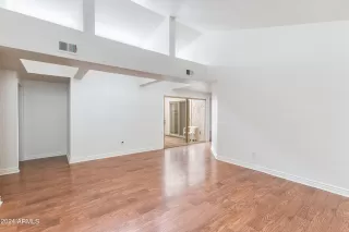 Photo #3: 6662195 Listing