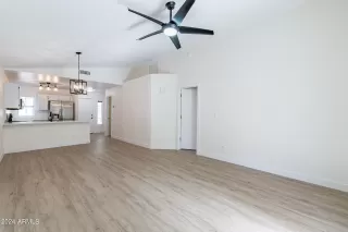 Photo #4: 6662278 Listing