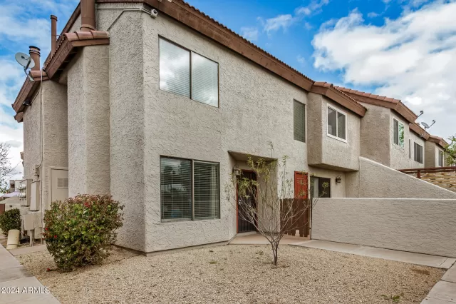 MLS: 6662413 Condo For Sale