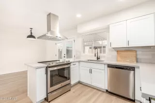 Photo #2: 6662428 Listing