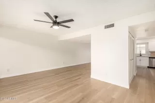 Photo #4: 6662428 Listing