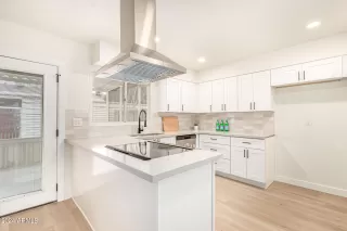 Photo #5: 6662428 Listing