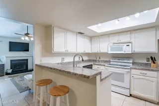 Photo #4: 6663288 Listing 