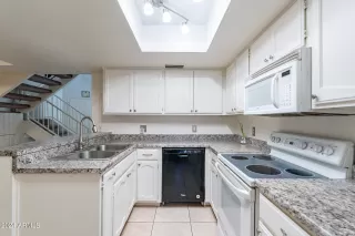 Photo #5: 6663288 Listing 