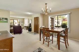 Photo #6: 6663354 Listing