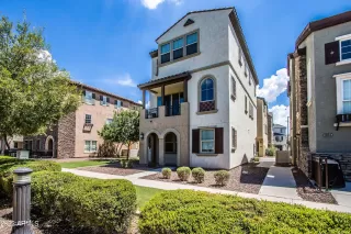 Photo #2: 6663359 Listing 