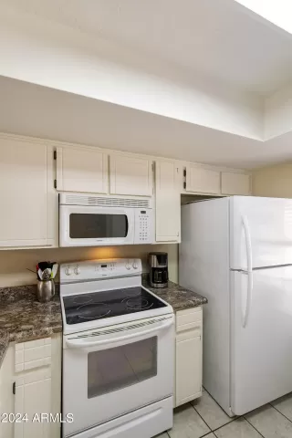 Photo #5: 6663364 Listing