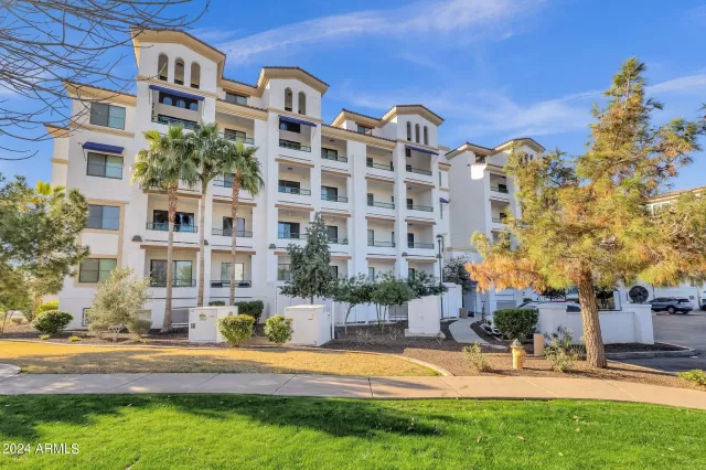 MLS: 6663612 Condo For Sale