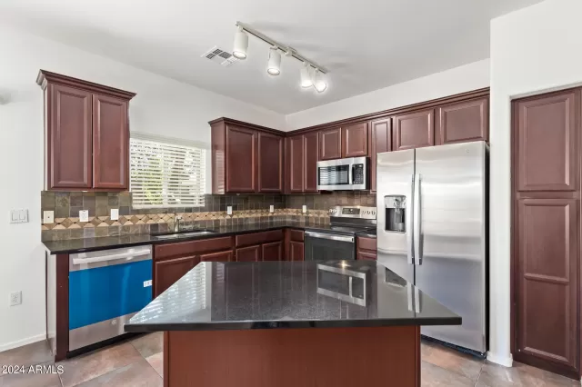 MLS: 6663650 Condo For Sale