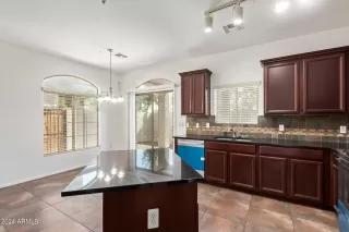 Photo #3: 6663650 Listing