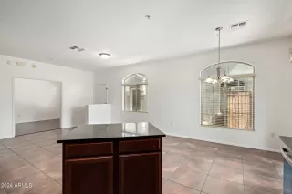 Photo #4: 6663650 Listing