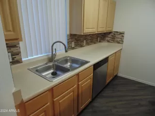 Photo #4: 6663664 Listing