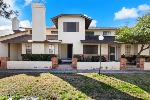 MLS: 6663944 Condo For Sale