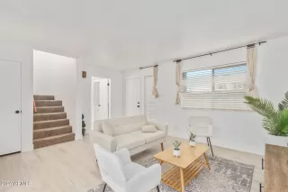 Photo #3: 6664225 Listing