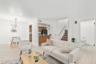 Photo #5: 6664225 Listing