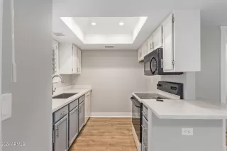 Photo #2: 6664296 Listing 