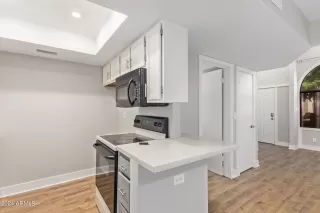 Photo #4: 6664296 Listing 