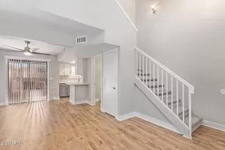 Photo #6: 6664296 Listing 