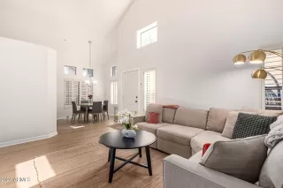 Photo #5: 6664425 Listing 