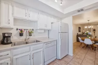 Photo #3: 6664688 Listing