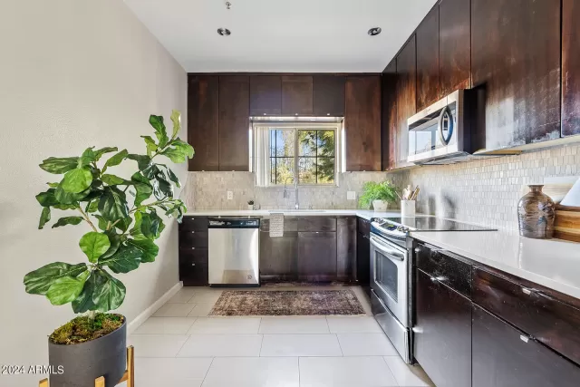 MLS: 6664776 Condo For Sale