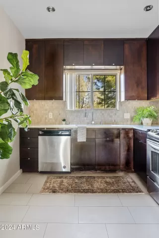 Photo #3: 6664776 Listing