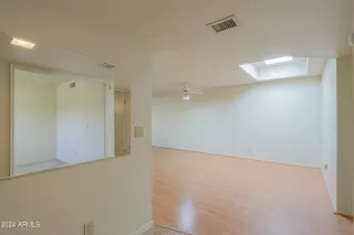 Photo #6: 6665189 Listing