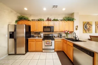 Photo #6: 6665556 Listing