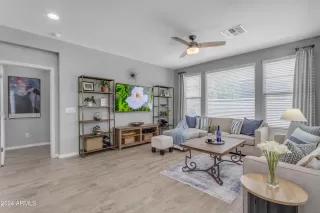 Photo #2: 6665644 Listing