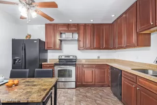 Photo #3: 6665901 Listing