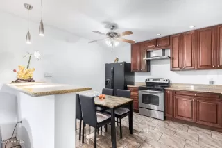 Photo #4: 6665901 Listing