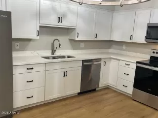 Photo #5: 6665984 Listing