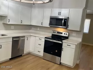 Photo #6: 6665984 Listing