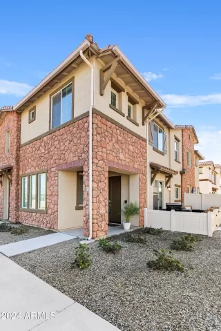 Photo #1: 6666280 Listing 