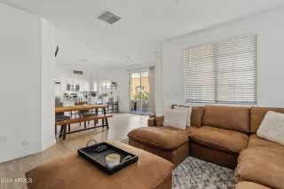 Photo #6: 6666280 Listing 