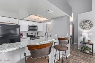 Photo #5: 6666322 Listing 