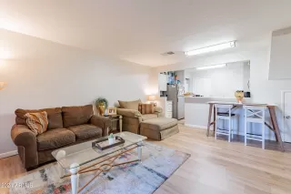 Photo #4: 6666401 Listing