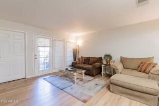 Photo #6: 6666401 Listing