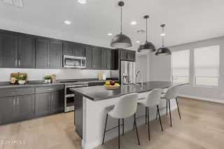 Photo #2: 6666557 Listing