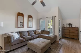 Photo #6: 6667411 Listing