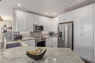 Photo #1: 6667718 Listing 