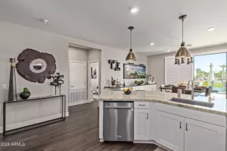 Photo #3: 6667718 Listing 